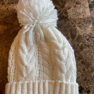 Hollister Women Girl White Knit Beanie Hat With Pom Pom‎